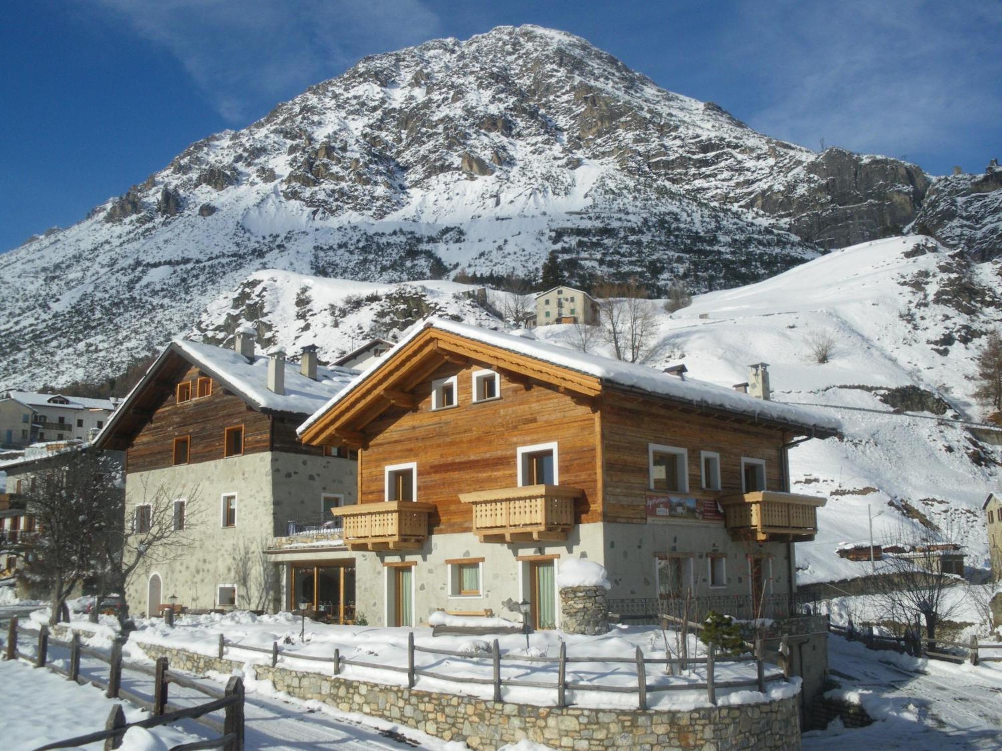 Agriturismo Raethia Isolaccia Exterior photo